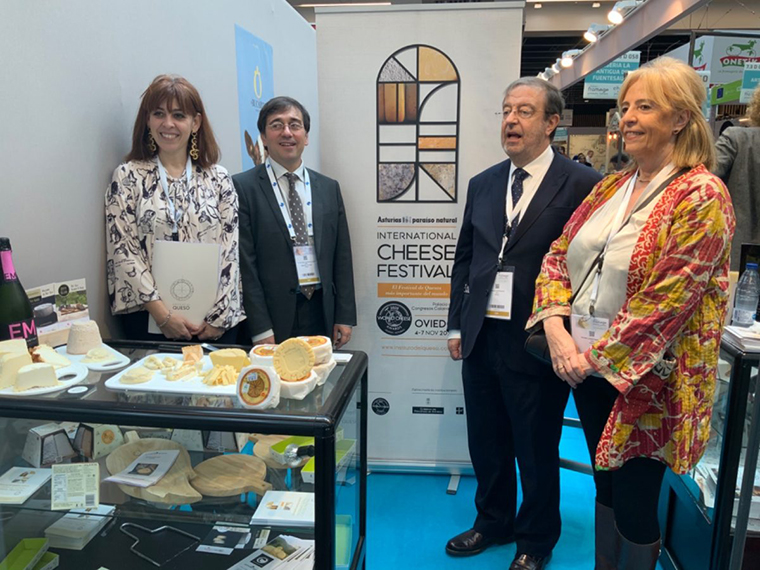 LA DELEGACIÓN DEL INTERNATIONAL CHEESE FESTIVAL PROTAGONISTA EN EL SALÓN DEL QUESO DE PARÍS