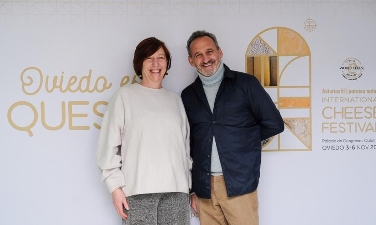 MARCOS LUENGO DISEÑA LOS DELANTALES DE LOS JUECES DEL WORLD CHEESE AWARDS