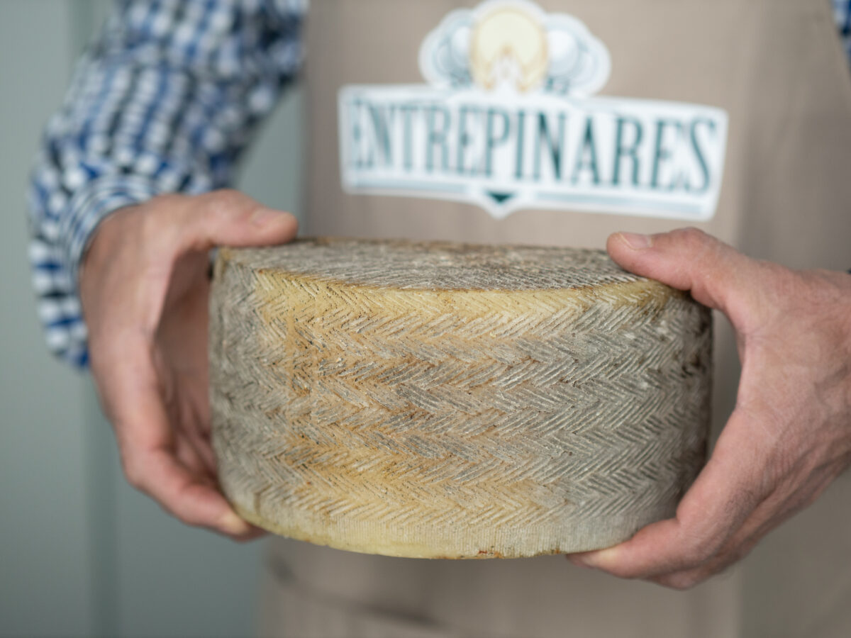 Entrepinares: más de 40 años creciendo juntos